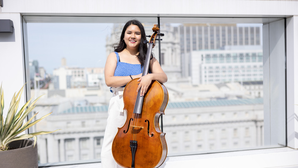 Daniela Gonzales Siu with cello