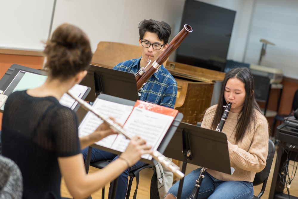 4 woodwind chamber music students rehearse