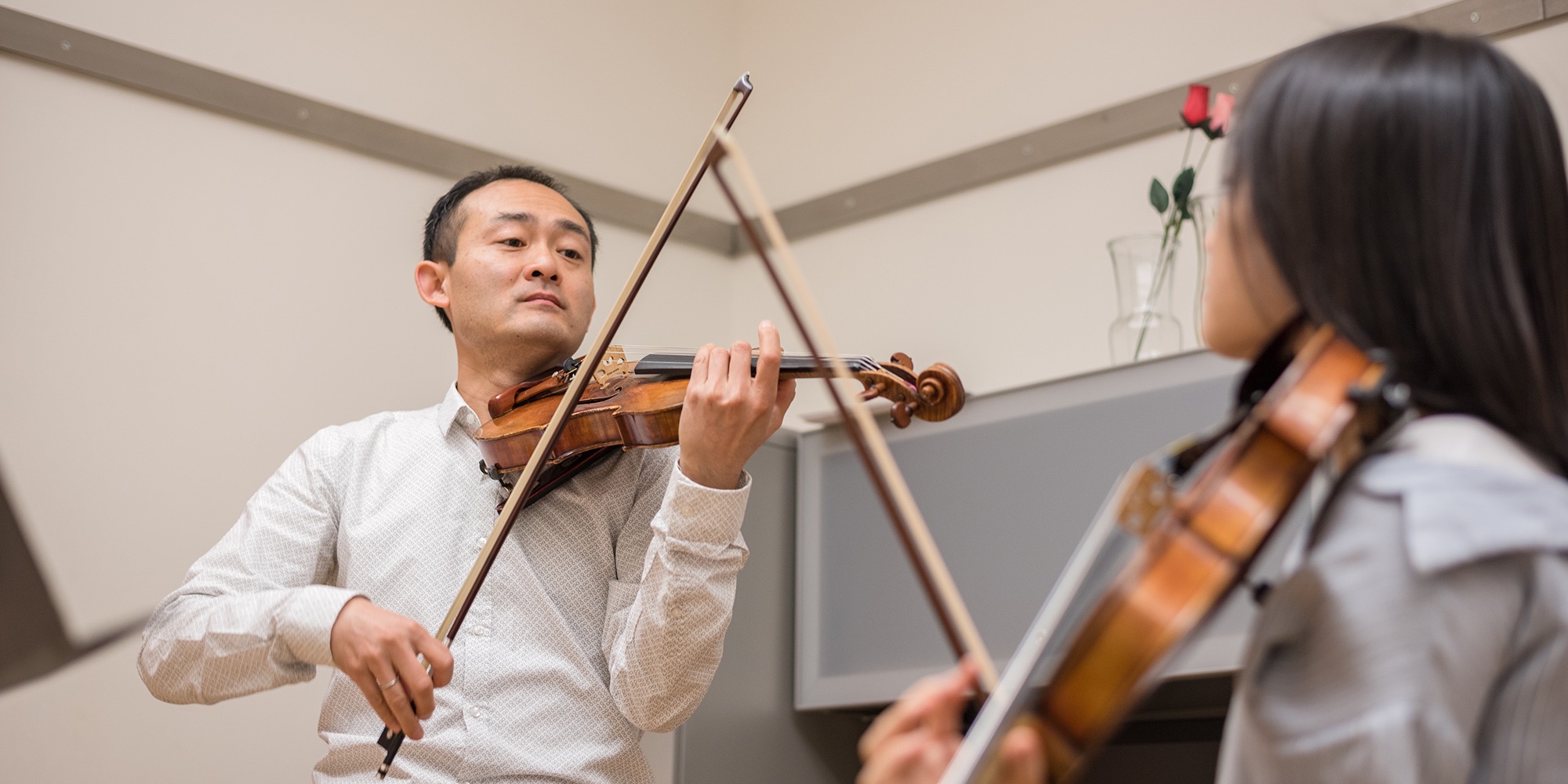 Chen Zhao, violin Chen Zhao, violin