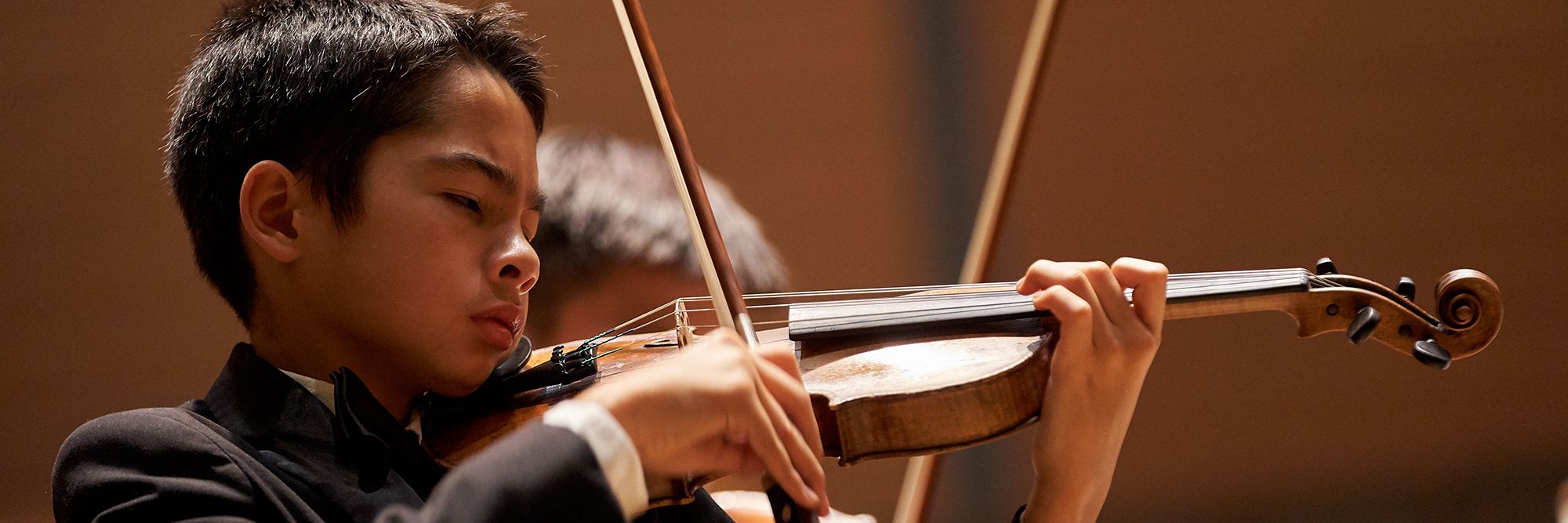 SFCM Pre-College Student plays violin