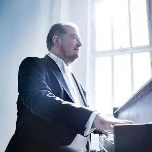 Garrick Ohlsson playing piano