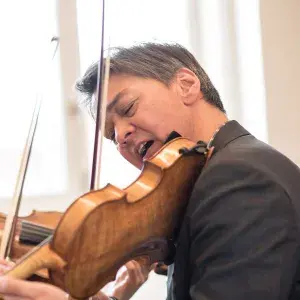 Ian Swensen playing violin
