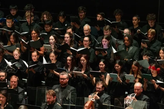 SFCM students sing with the California Symphony.