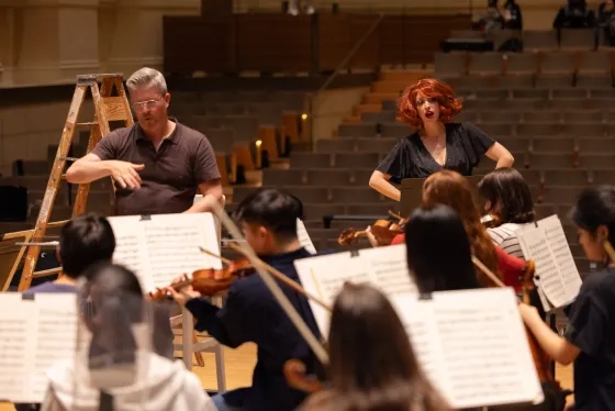 Meow Meow in rehearsal with the SFCM Orchestra.