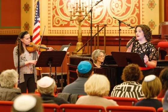 Students Isabel Tannenbaum and Leora Gilgur. (L to R) 