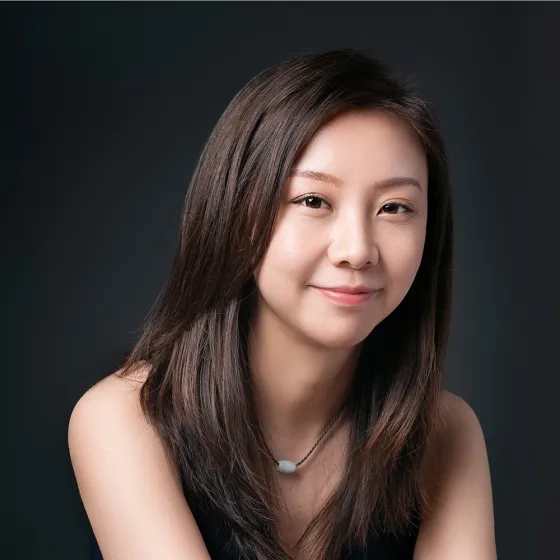 Erica Guo headshot