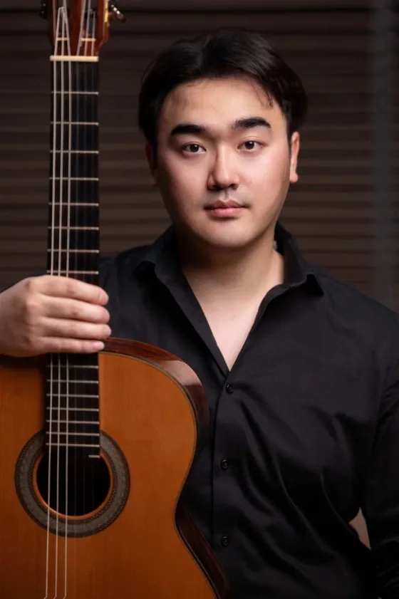 Guitar student Junhao Ma.