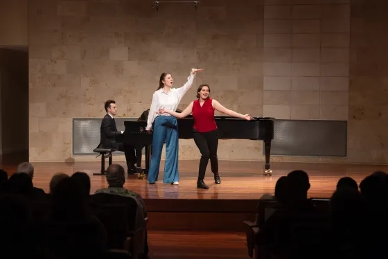 Natalie Sweeney and Carmen Voskuhl 