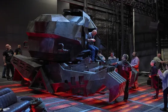 Dave Maier (right, in black hoodie) at an SFO rehearsal for 'Siegfried' in 2018 (Credit: Stefan Cohen).