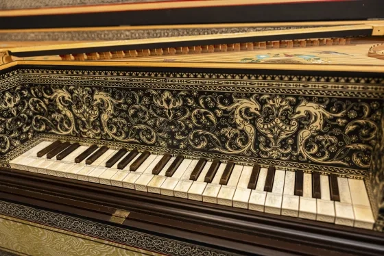 The Flemish paper decoration on SFCM's muselar.