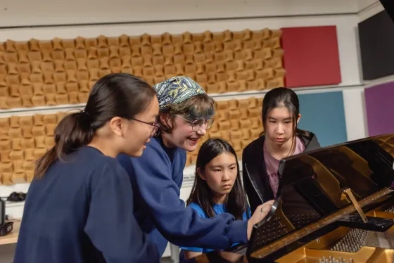 Emma Markowitz with Pre-College students.