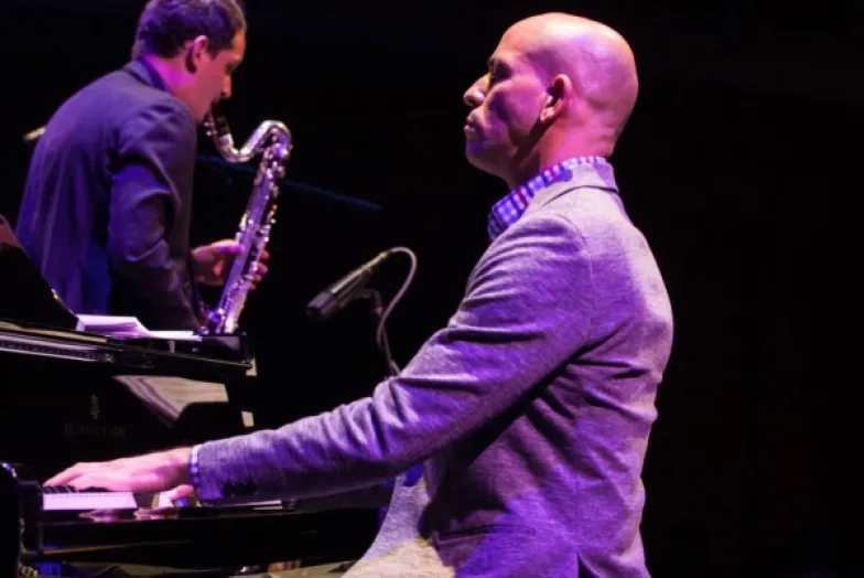 Edward Simon headshot