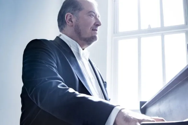 Garrick Ohlsson playing piano