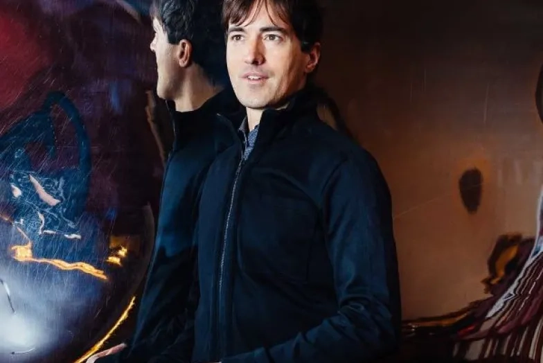 Mason Bates headshot