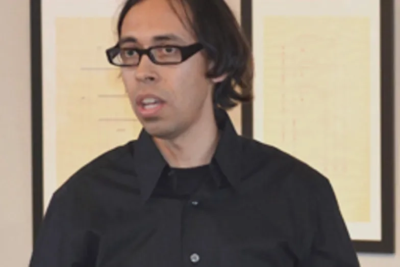 Mauricio Rodriguez headshot