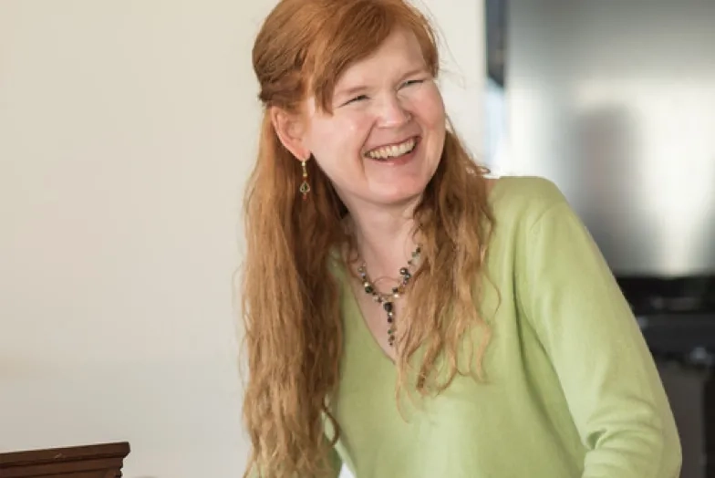 Sarah Cahill headshot