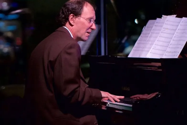 Keith Saunders at the piano at SF jazz