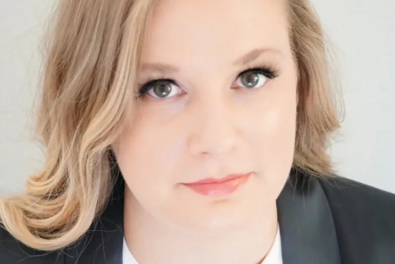 victoria-paarup-headshot