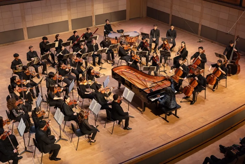 Awadagin Pratt with the SFCM Chamber Orchestra.