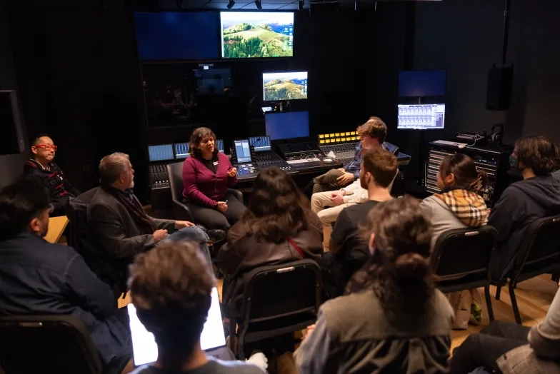 Florencia Manóvil speaks with TAC students in SFCM's Studio H. Florencia Manóvil speaks with TAC students in SFCM's Studio H.