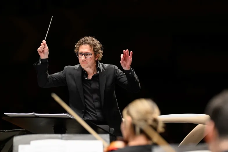 Teddy Abrams. Photo by O’Neil Arnold. Courtesy of Louisville Orchestra.
