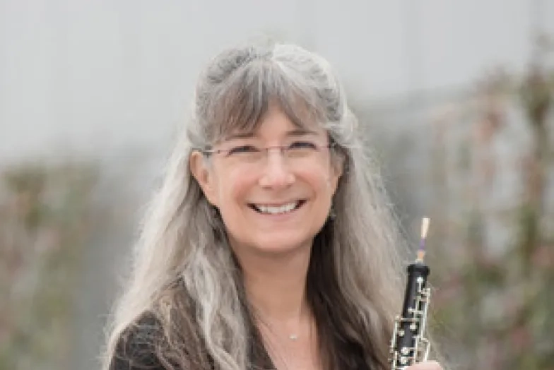 Laura Reynolds Headhsot