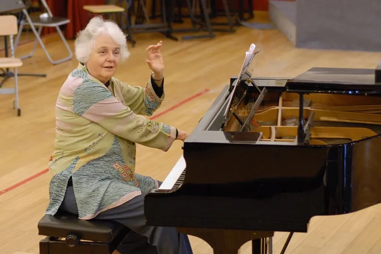 Elinor Armer's onstage