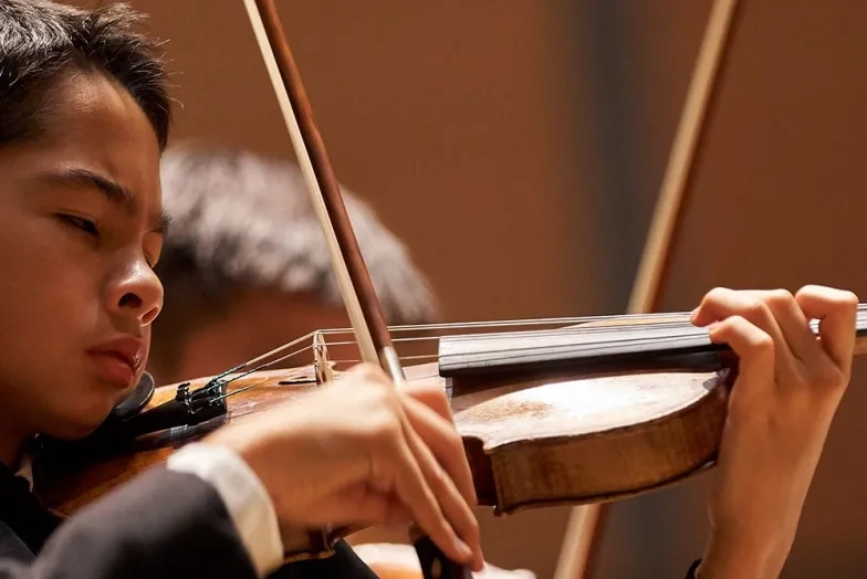 SFCM Pre-College Student plays violin