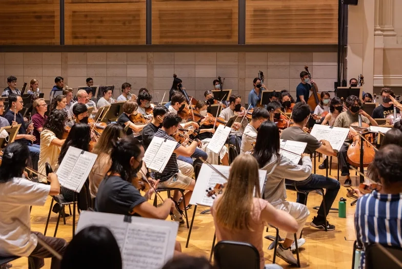 Edwin Outwater and the SFCM Orchestra. Edwin Outwater and the SFCM Orchestra.
