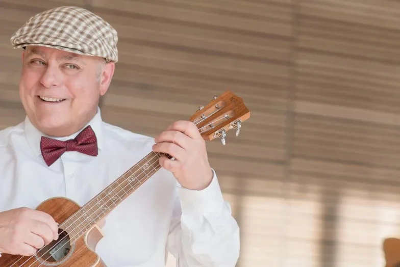 Mark Simons with ukulele