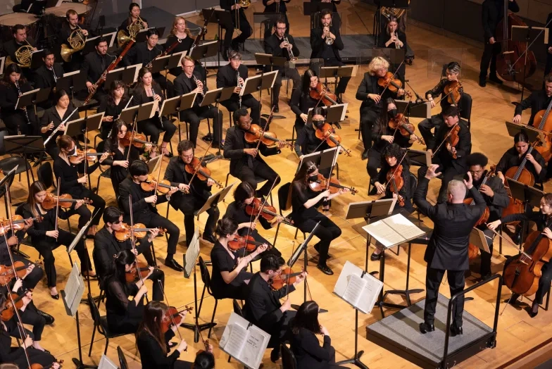 The SFCM Orchestra, conducted by Edwin Outwater. The SFCM Orchestra, conducted by Edwin Outwater.