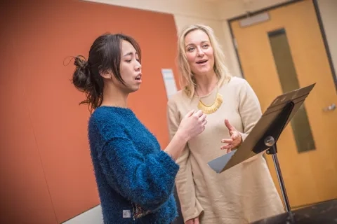 Marnie Breckenridge, &quot;Bridging Gap between Opera and Theatre&quot; winter term course