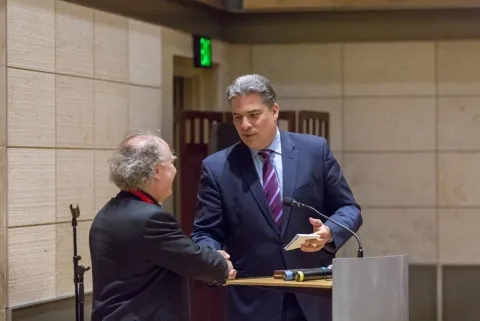 David Stull presenting with guest